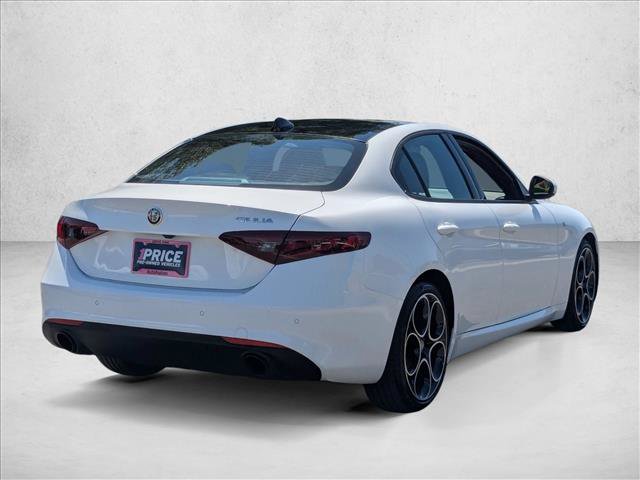 Used 2022 Alfa Romeo Giulia Ti RWD image 5