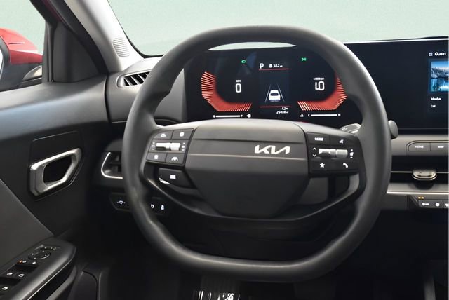 Used 2025 Kia K4 image 24