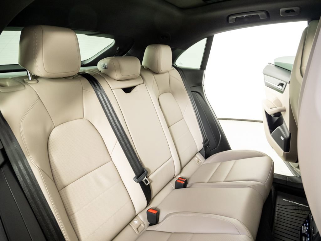 Certified 2024 Porsche Macan 4 Electric AWD/4WD image 23