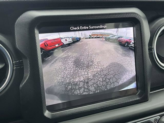 Used 2018 Jeep Wrangler Unlimited Sahara image 30