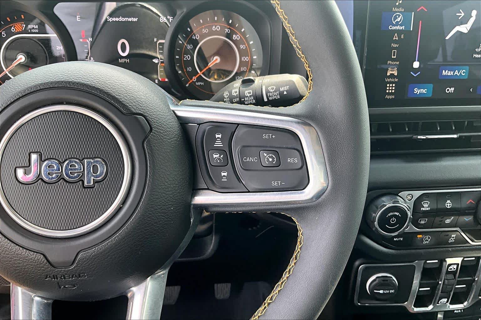 Used 2024 Jeep Wrangler Unlimited Sahara w/ Technology Group AWD/4WD image 22