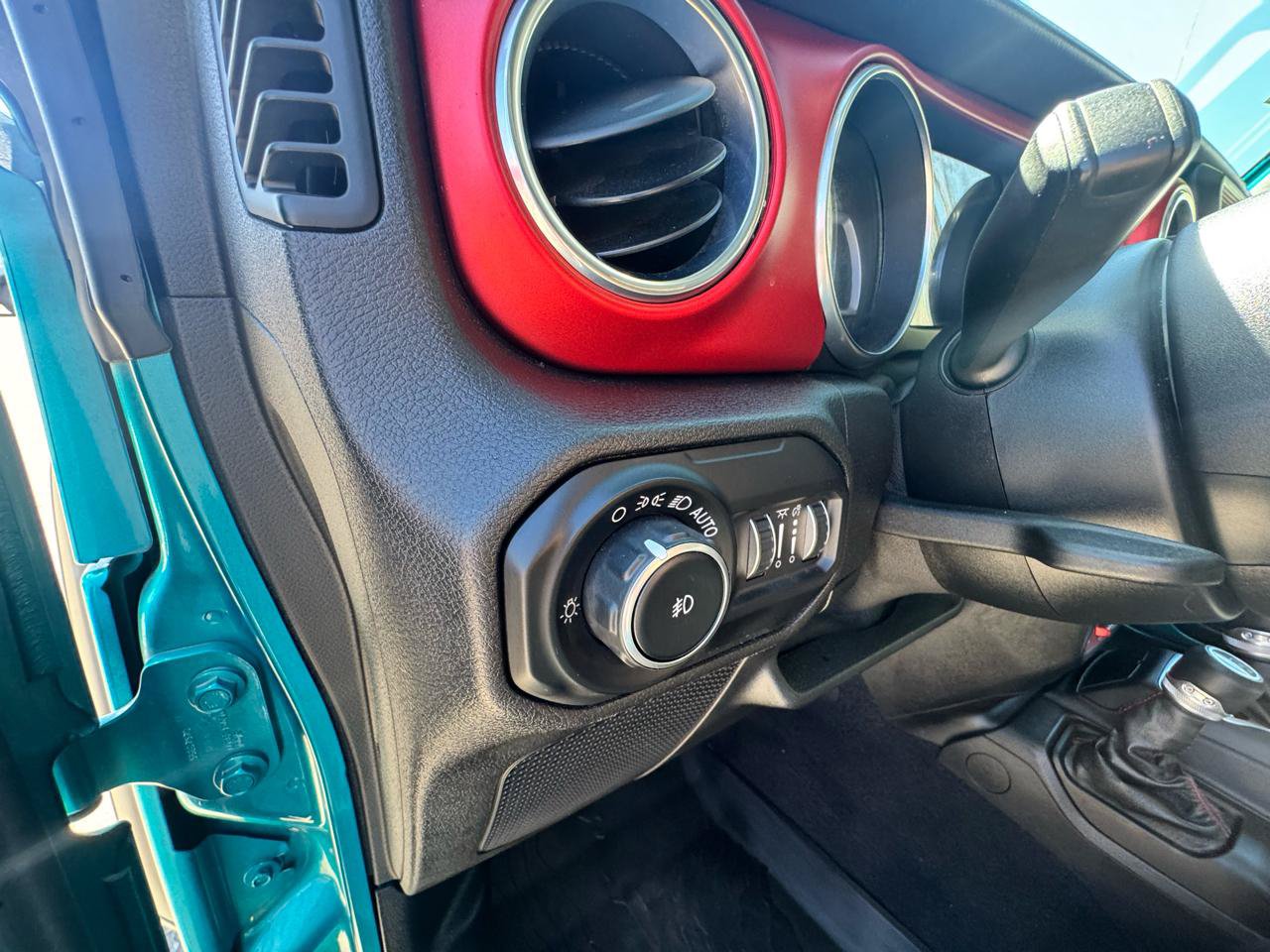 Used 2020 Jeep Wrangler Unlimited Rubicon AWD/4WD image 25