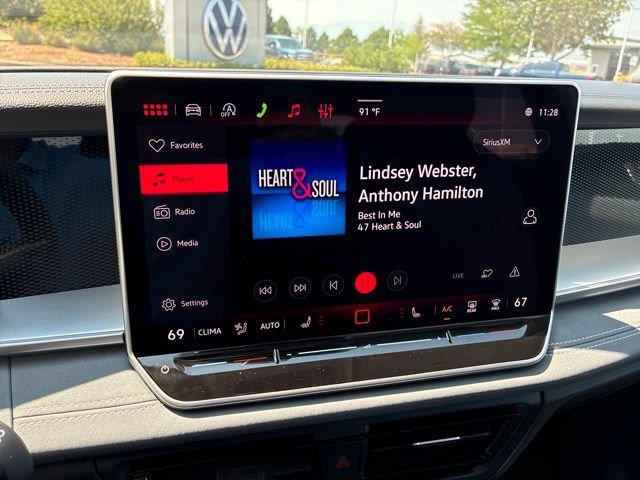 Used 2026 Volkswagen Tiguan SE w/ Panoramic Sunroof Package AWD/4WD image 19
