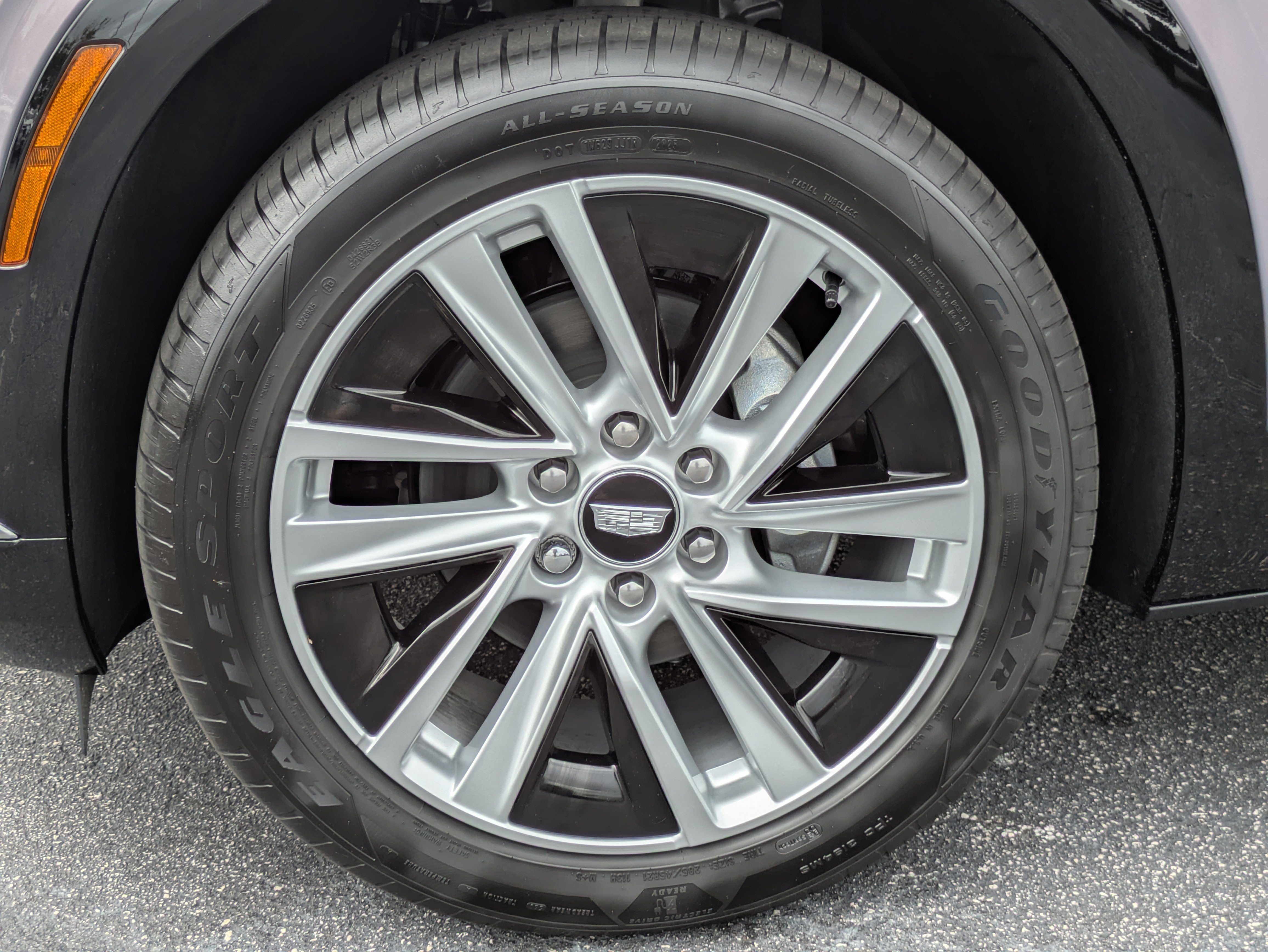 New 2026 Cadillac Vistiq Luxury w/ LPO, Floor Liner Package image 33