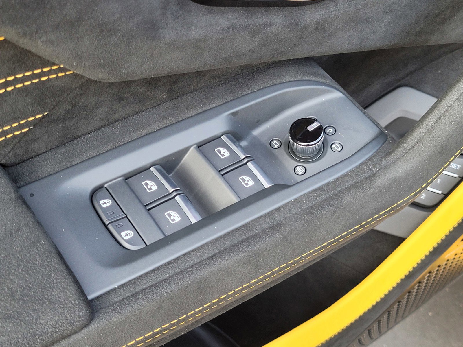 Used 2024 Lamborghini Urus Performante image 13