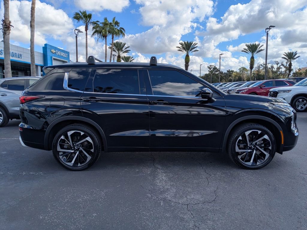 Used 2022 Mitsubishi Outlander SEL image 3