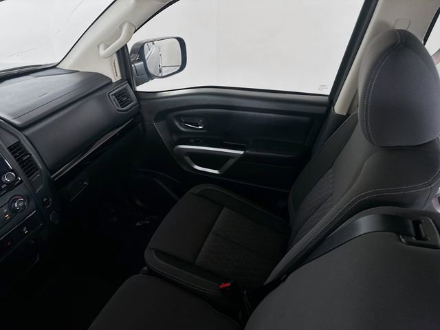 Used 2023 Nissan Titan SV image 22