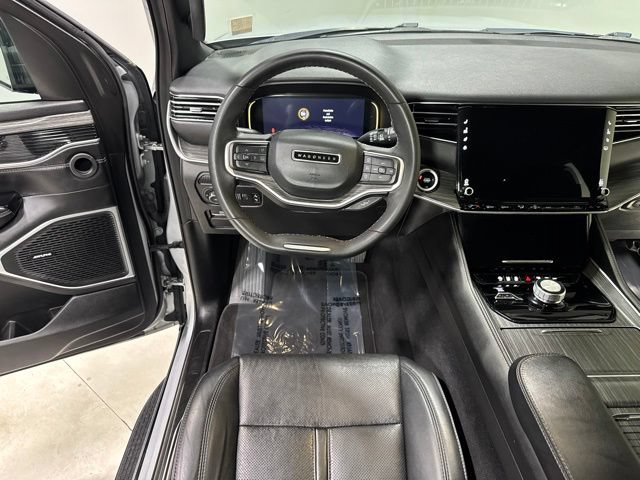 Used 2024 Jeep Wagoneer L Series II w/ Flexible Seating Group AWD/4WD image 18