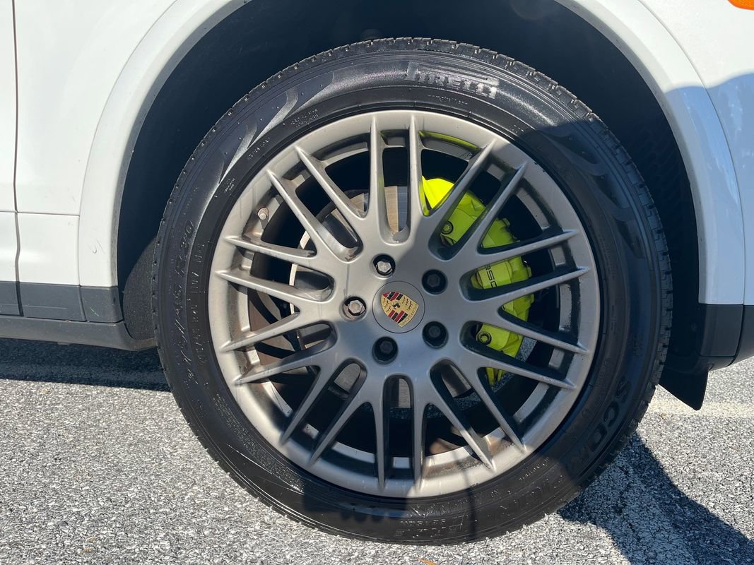 Used 2017 Porsche Cayenne S Platinum image 10