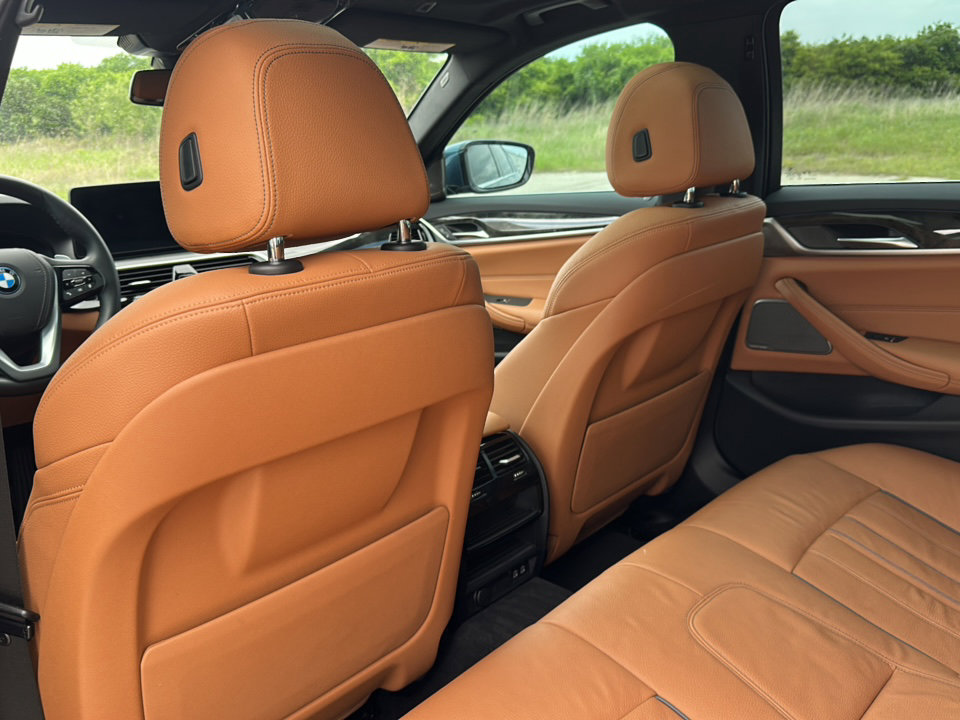 Certified 2023 BMW 530e xDrive w/ Premium Package image 18