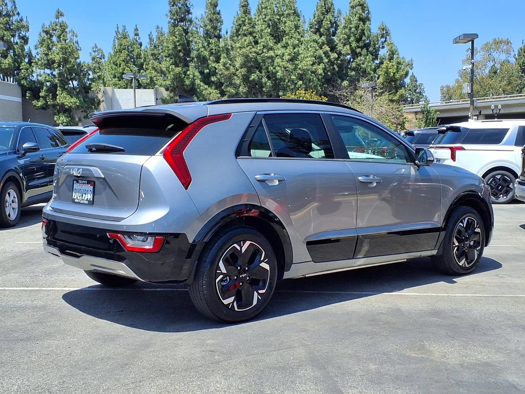 Certified 2024 Kia Niro Wave FWD image 4
