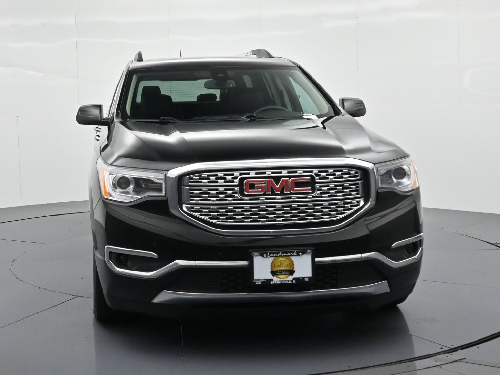 Used 2017 GMC Acadia Denali w/ Technology Package AWD/4WD image 3