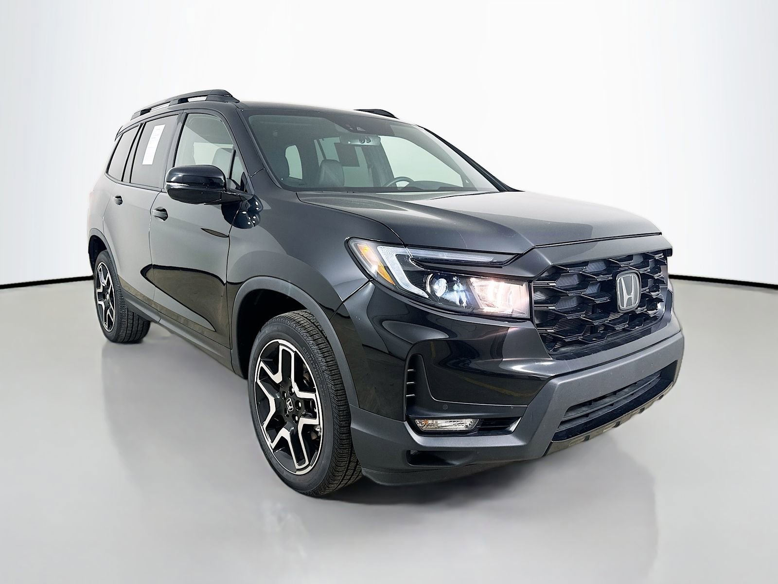 Used 2023 Honda Passport Elite image 3