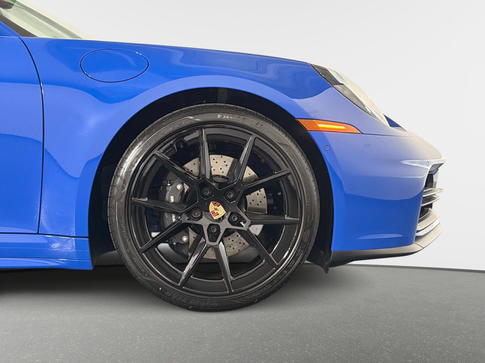 Used 2025 Porsche 911 Carrera RWD image 22