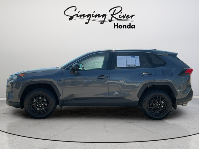 Used 2022 Toyota RAV4 LE FWD image 4
