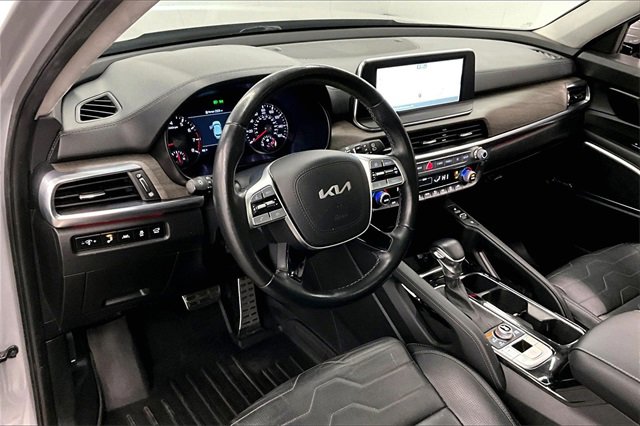 Used 2022 Kia Telluride SX w/ SX Prestige Package image 12