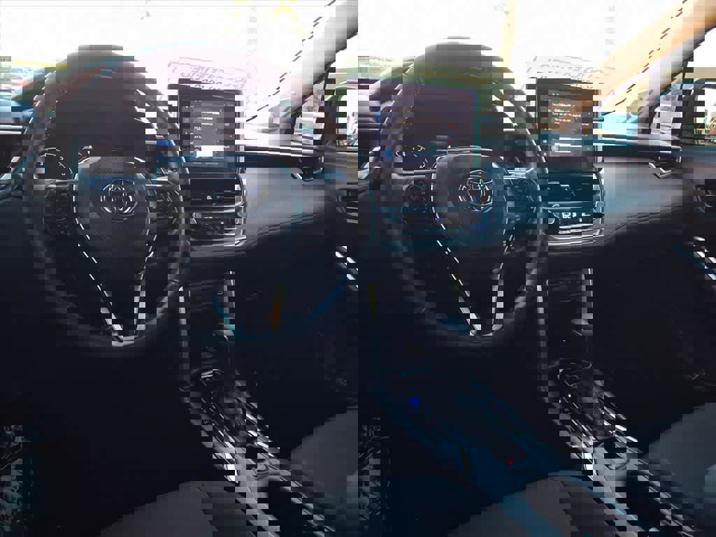 Certified 2023 Toyota Corolla Cross LE image 9