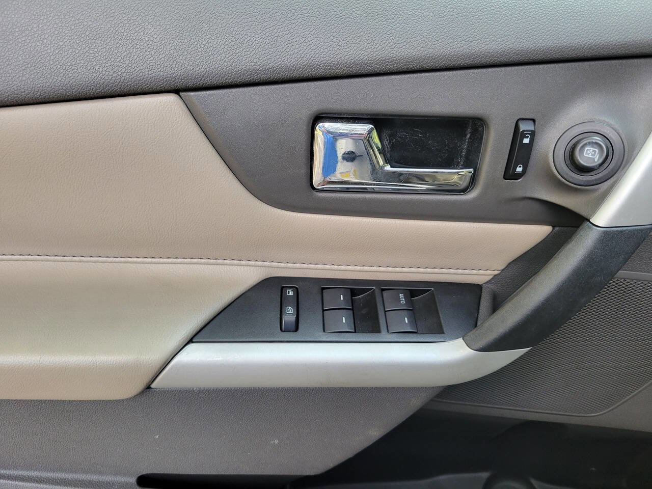 Used 2013 Ford Edge SEL image 15