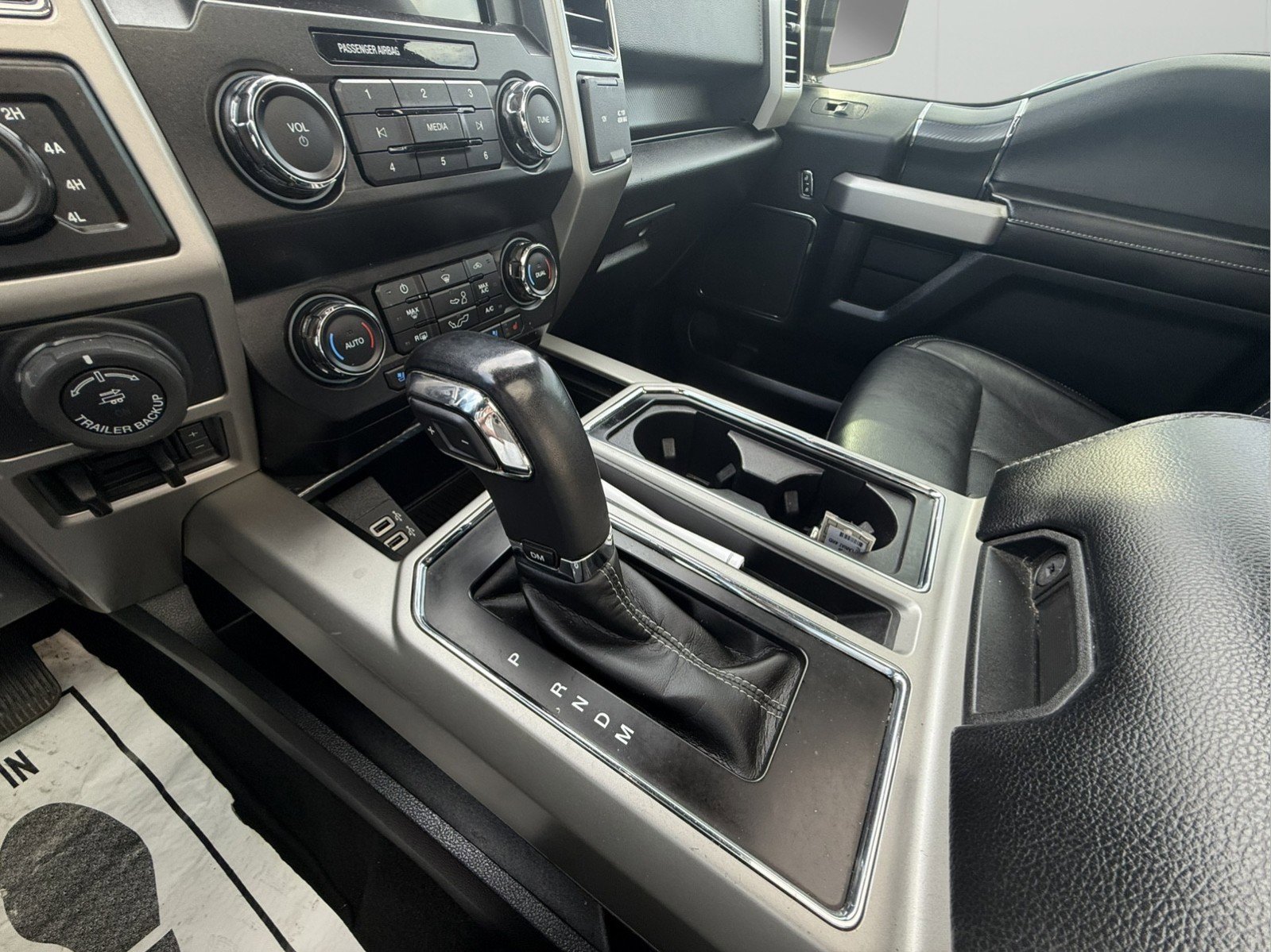 Used 2019 Ford F150 Lariat image 18