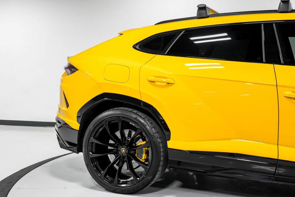 Used 2022 Lamborghini Urus AWD/4WD image 52