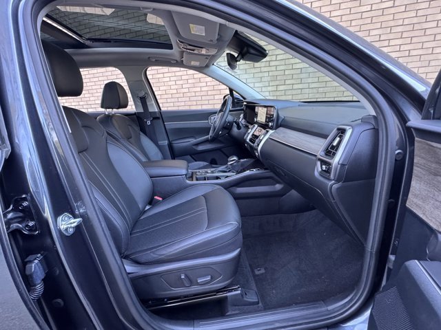 Used 2023 Kia Sorento X-Line EX image 10