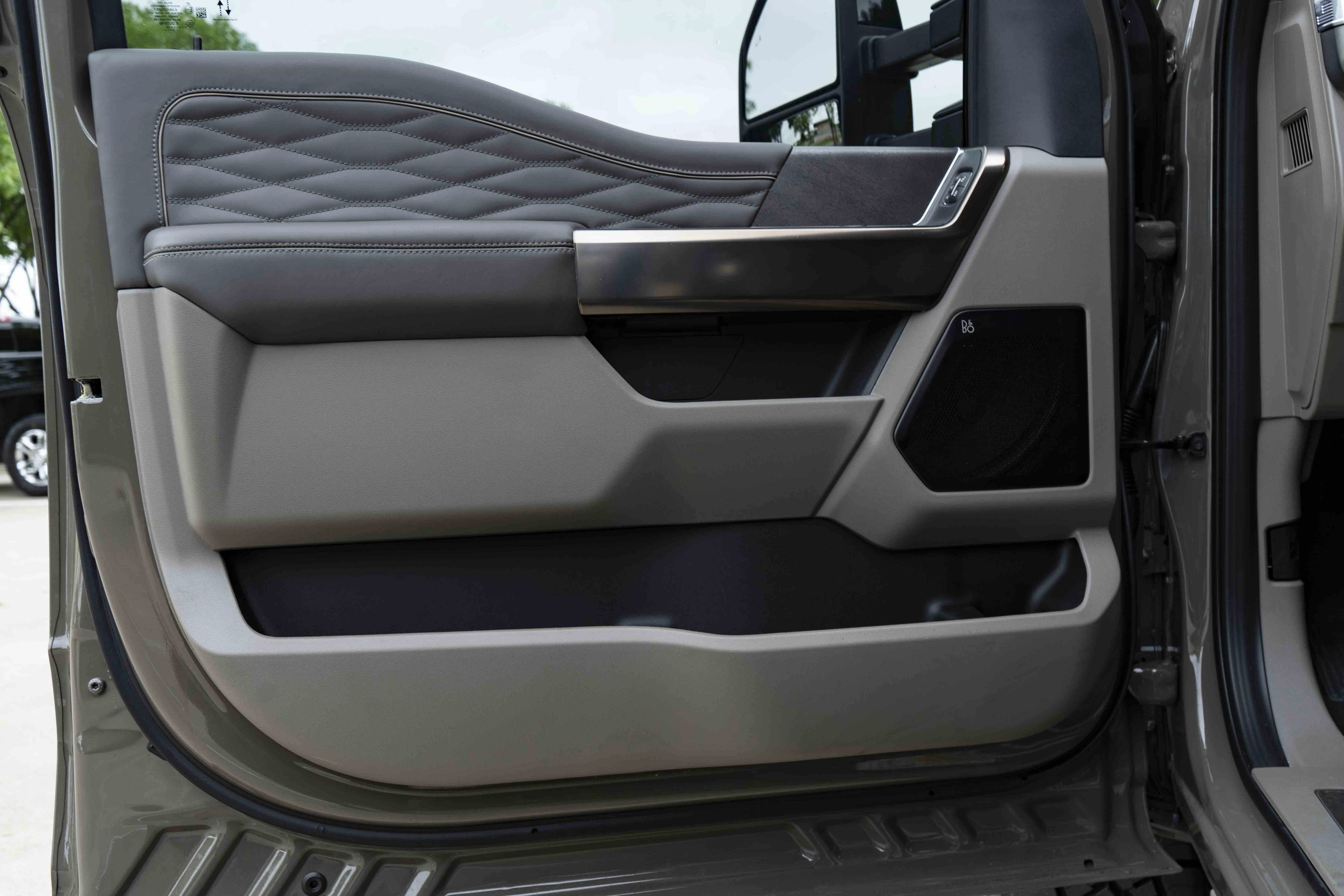 Used 2026 Ford F450 Platinum w/ Platinum Plus Package image 39