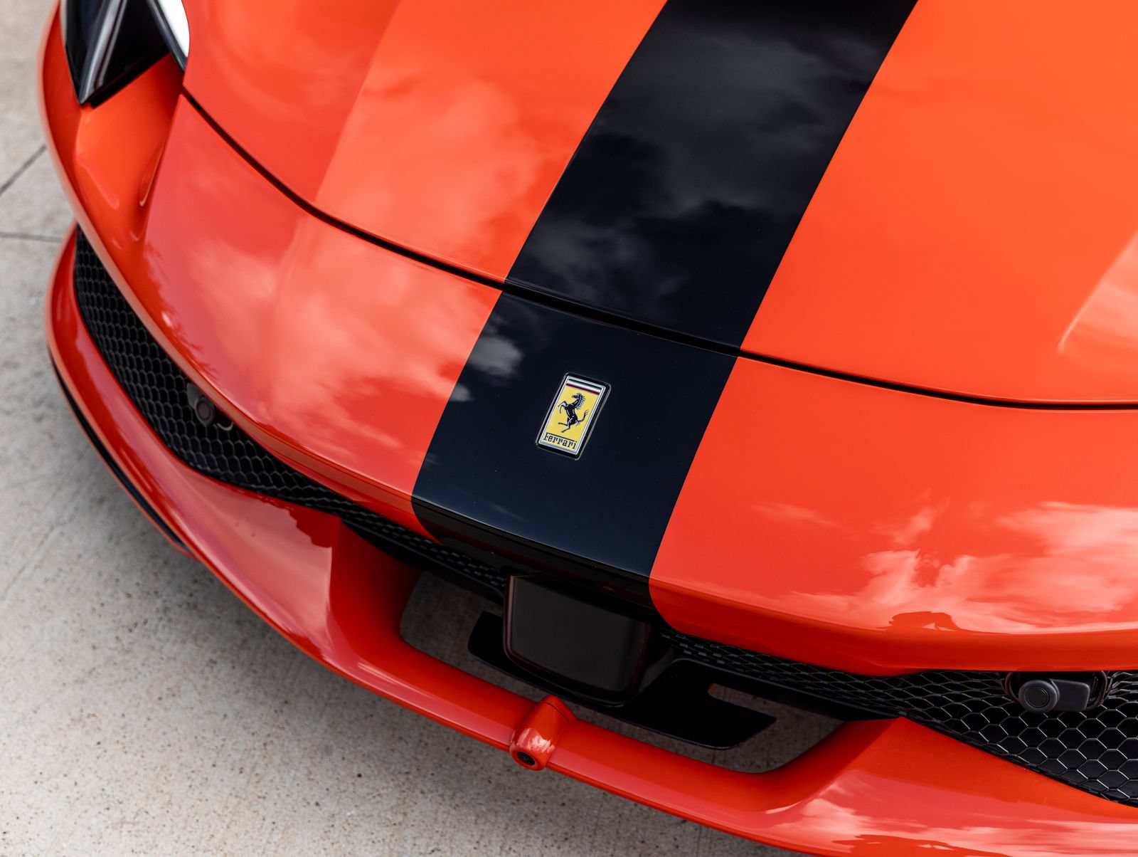 Used 2024 Ferrari 296 GTS RWD image 23