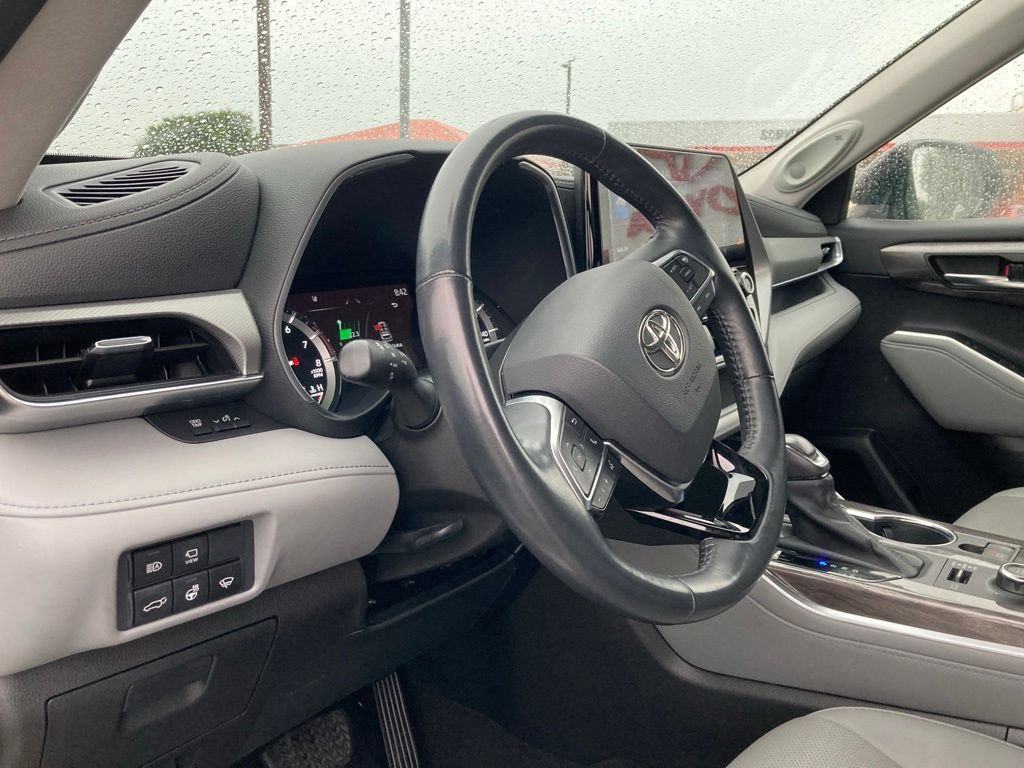 Used 2021 Toyota Highlander Platinum AWD/4WD image 9