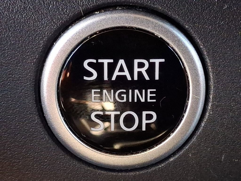Certified 2023 Nissan Rogue SV image 24