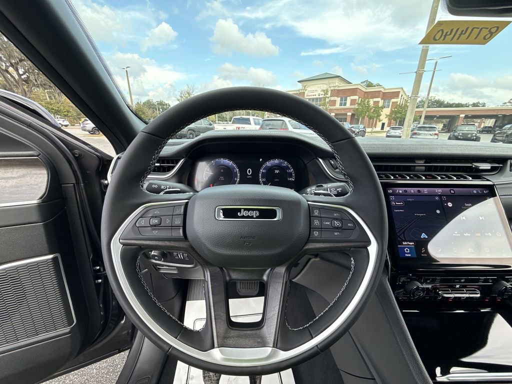 New 2025 Jeep Grand Cherokee L Limited w/ Black Appearance Package image 13