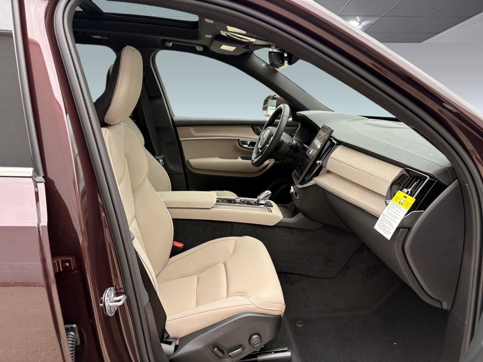 New 2026 Volvo XC90 B6 Plus w/ Protection Package image 26