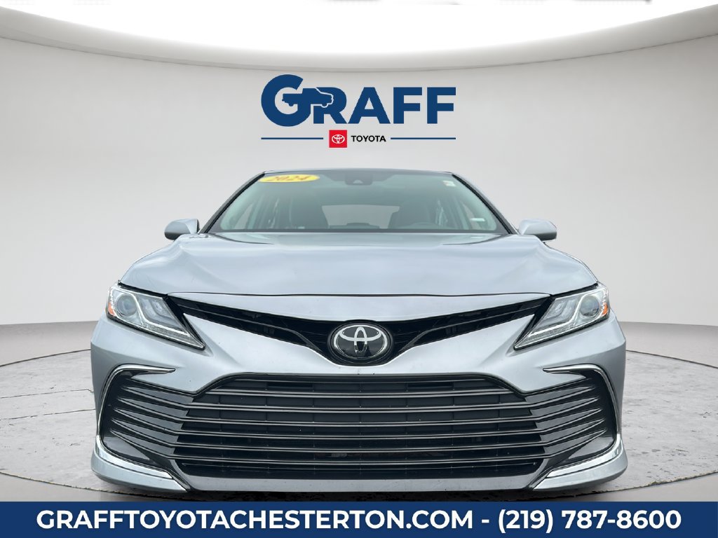 Used 2024 Toyota Camry XLE FWD image 3