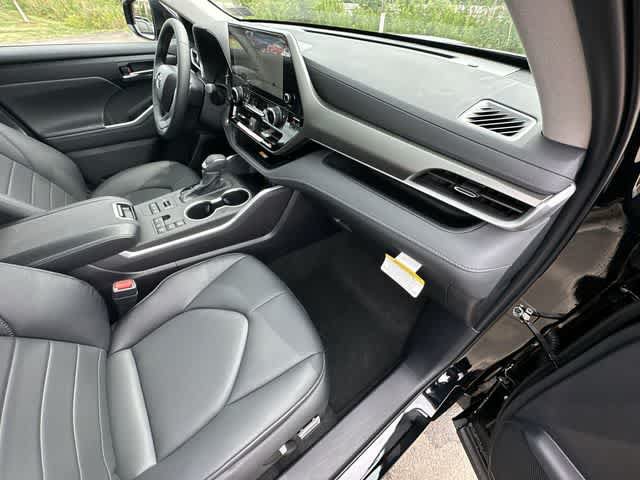 New 2024 Toyota Highlander XLE AWD/4WD image 21