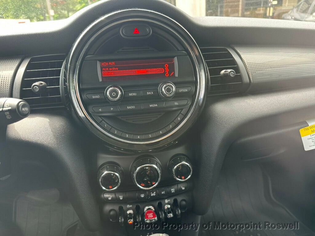 Used 2015 MINI Cooper 4-Door Hardtop FWD image 17