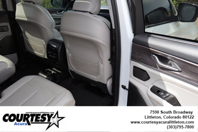 Used 2022 Jeep Grand Cherokee L Overland w/ Luxury Tech Group IV AWD/4WD image 33