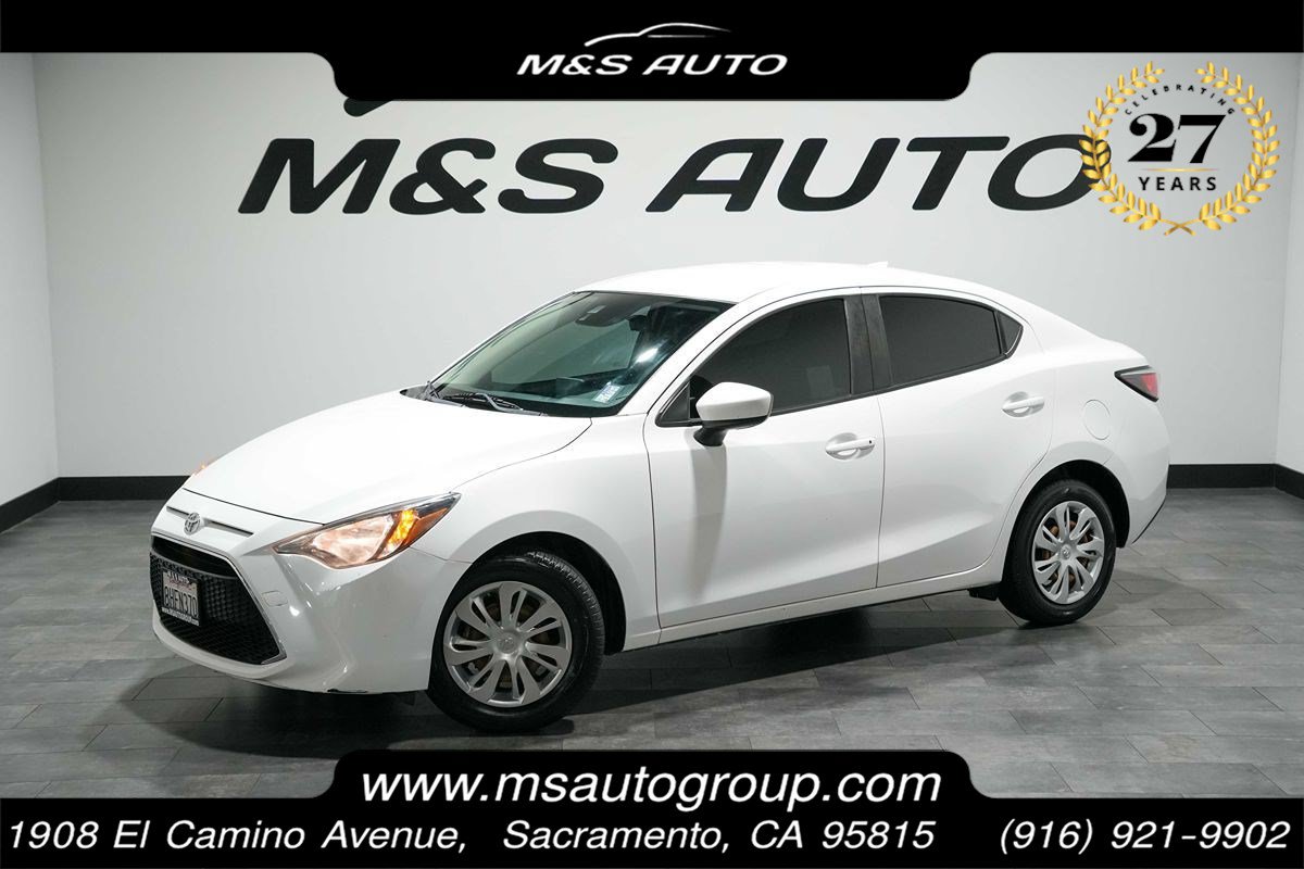 Used 2019 Toyota Yaris L FWD image 1
