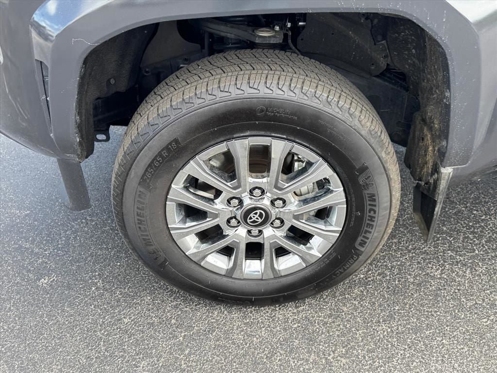 Used 2024 Toyota Tacoma Limited w/ Limited Package (LT) AWD/4WD image 16
