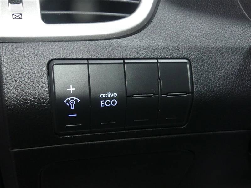 Used 2016 Hyundai Elantra GT FWD image 27