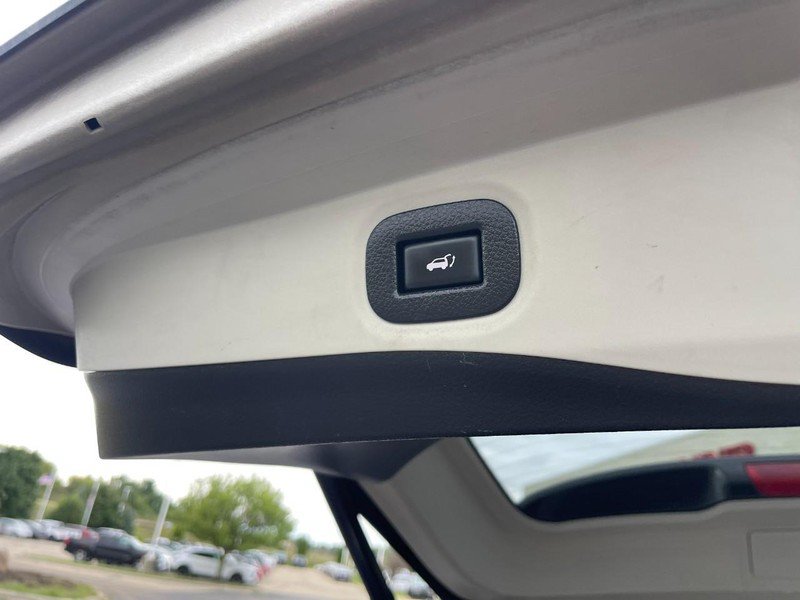 Used 2019 Nissan Rogue SV w/ Premium Package FWD image 14