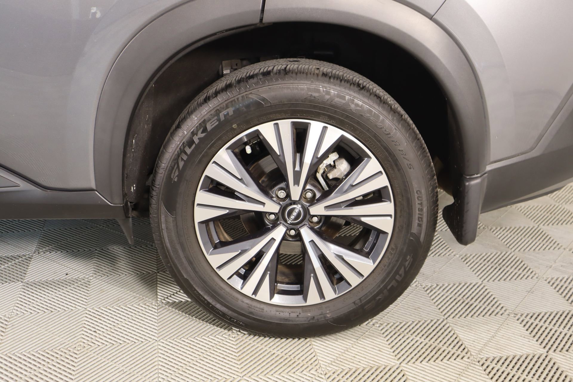 Used 2022 Nissan Rogue SV FWD image 17