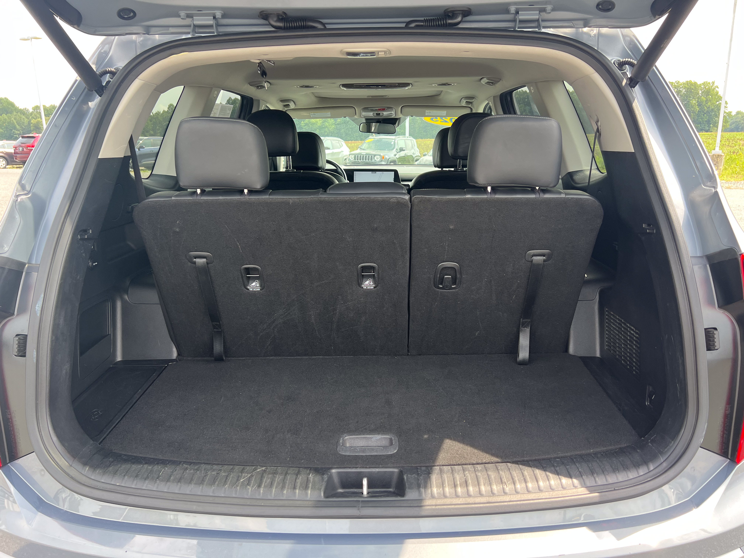 Used 2025 Kia Telluride S FWD image 8