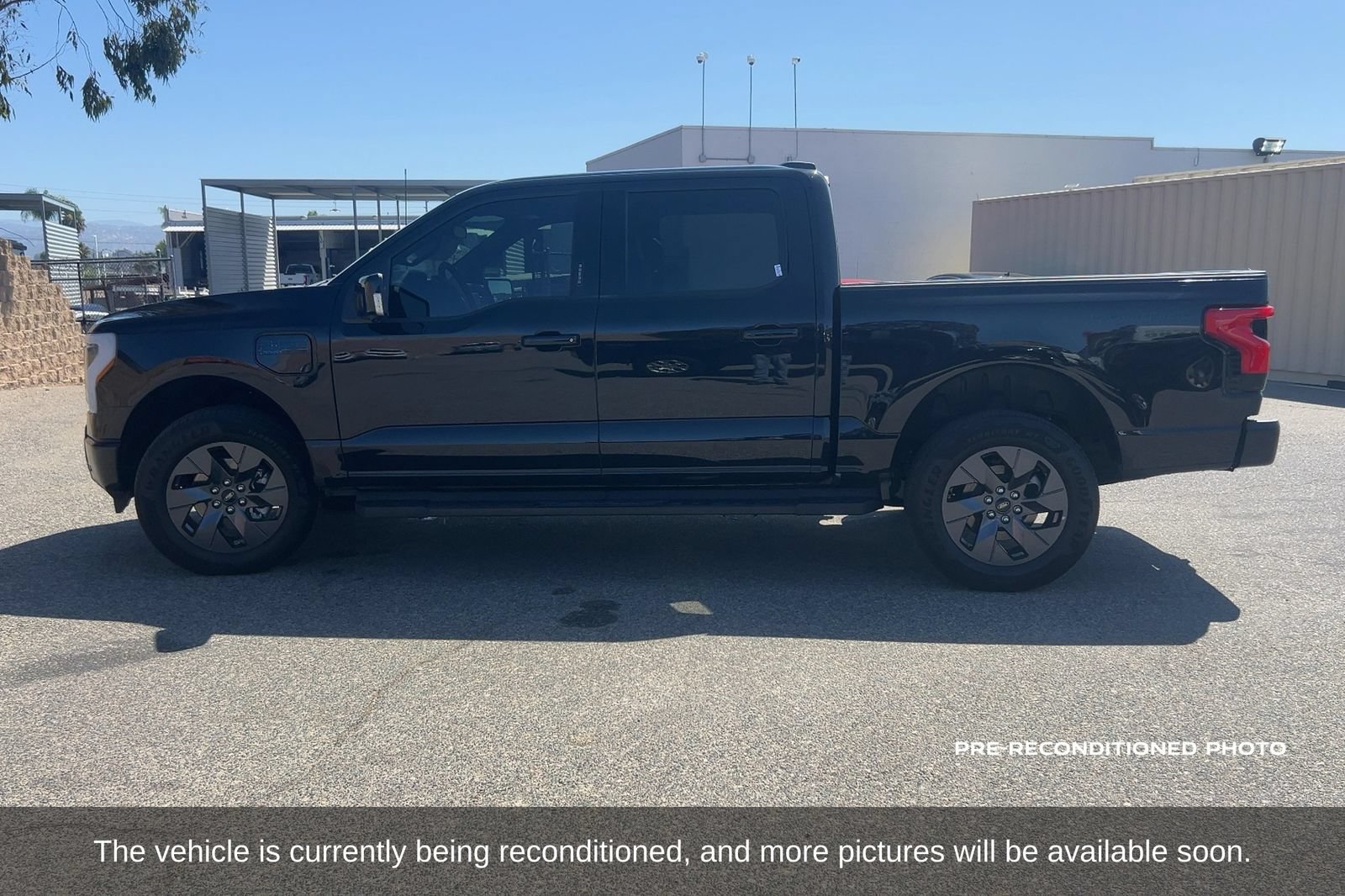 Used 2024 Ford F150 Lightning Lariat AWD/4WD image 9