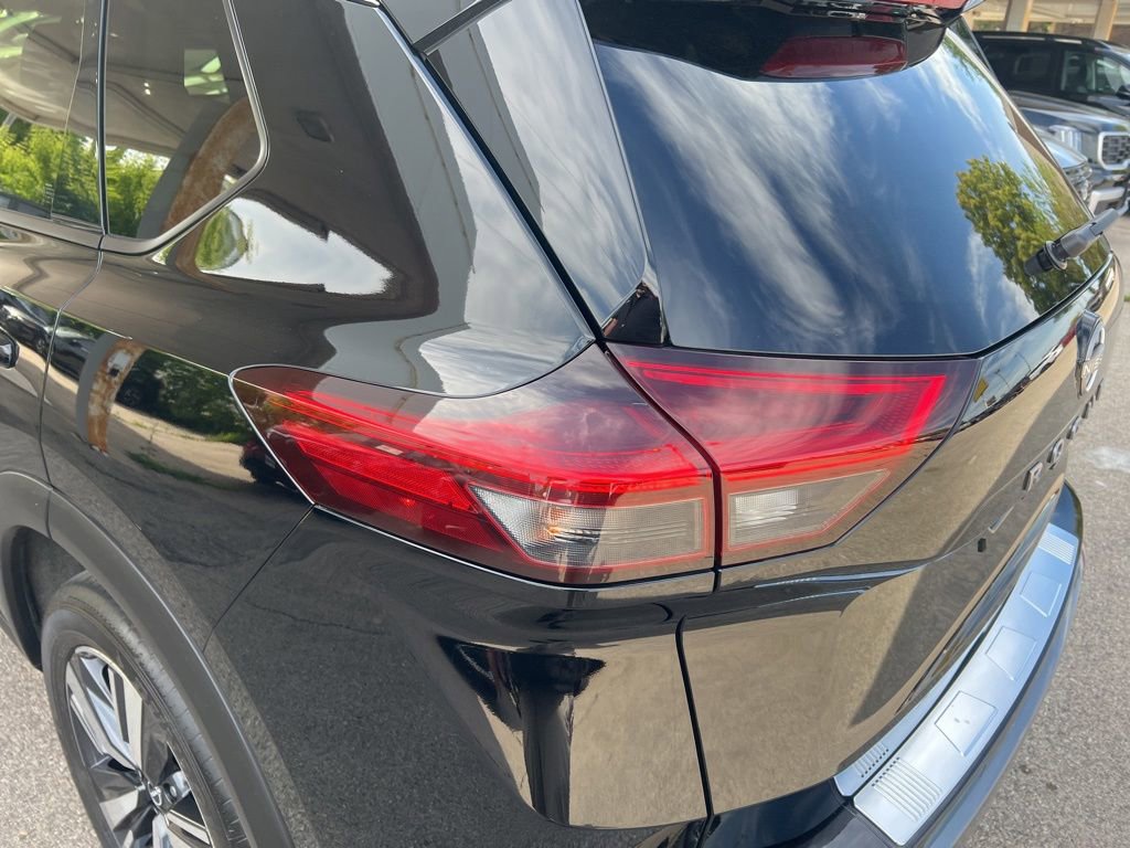 Certified 2024 Nissan Rogue SL w/ SL Premium Package AWD/4WD image 36