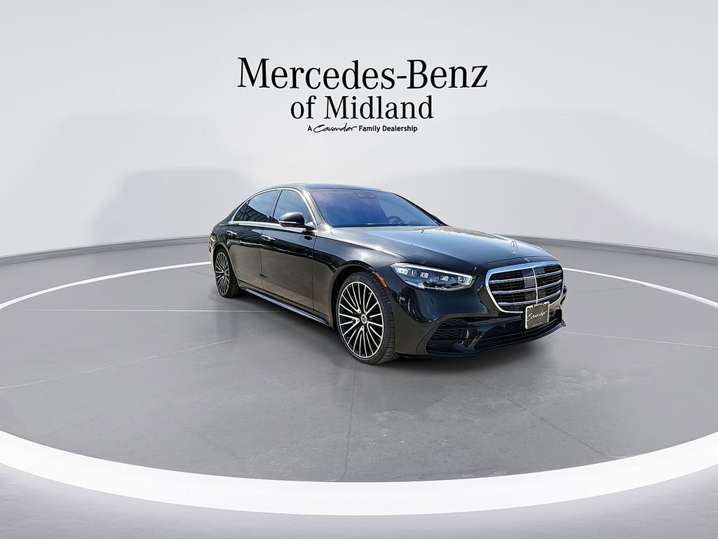 Used 2022 Mercedes-Benz S 580 4MATIC Sedan image 2