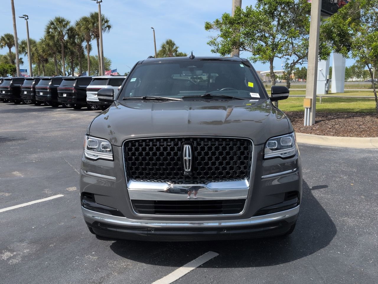 Used 2023 Lincoln Navigator L Black Label AWD/4WD image 9
