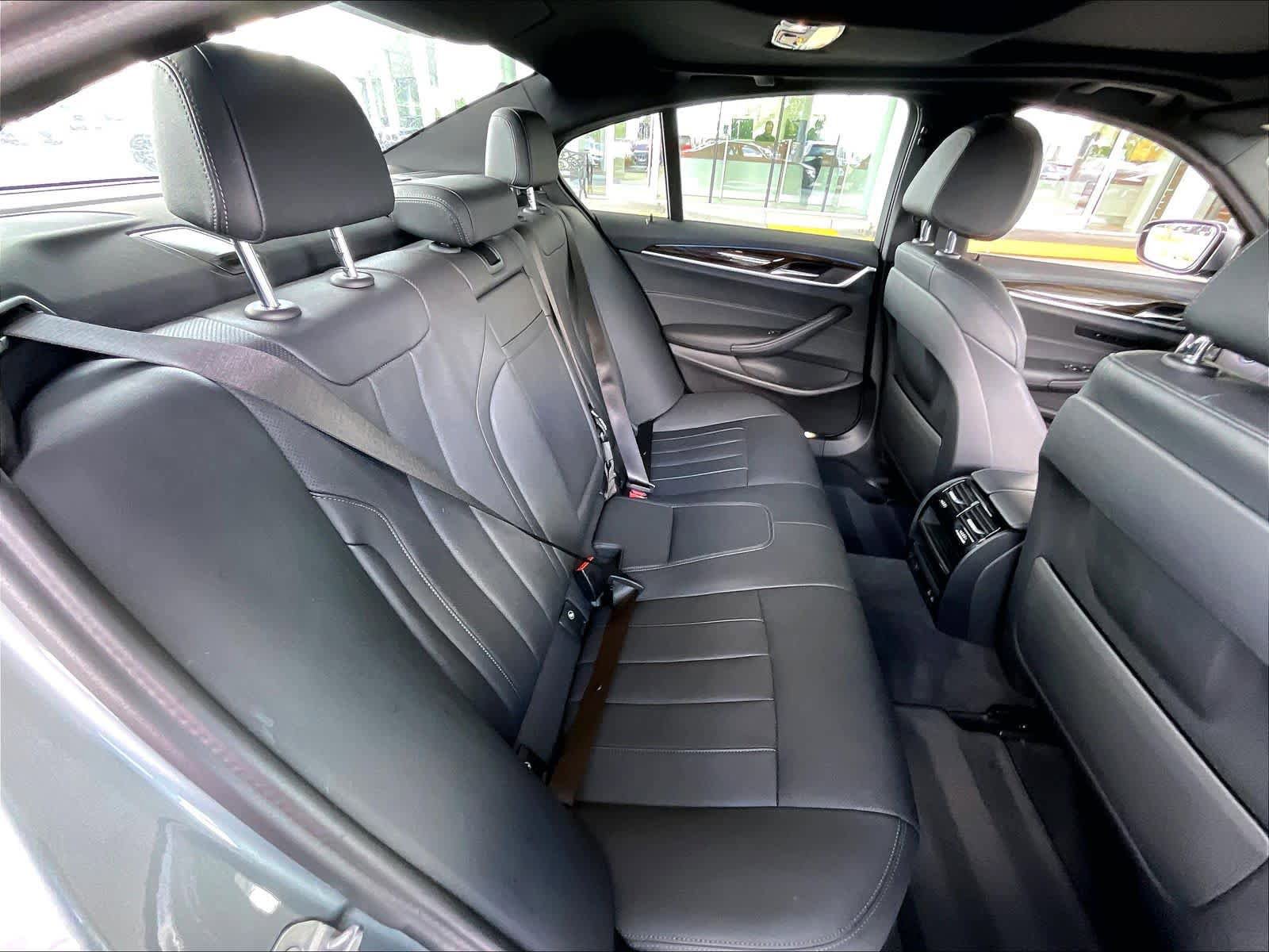 Used 2023 BMW 530e w/ Convenience Package RWD image 28