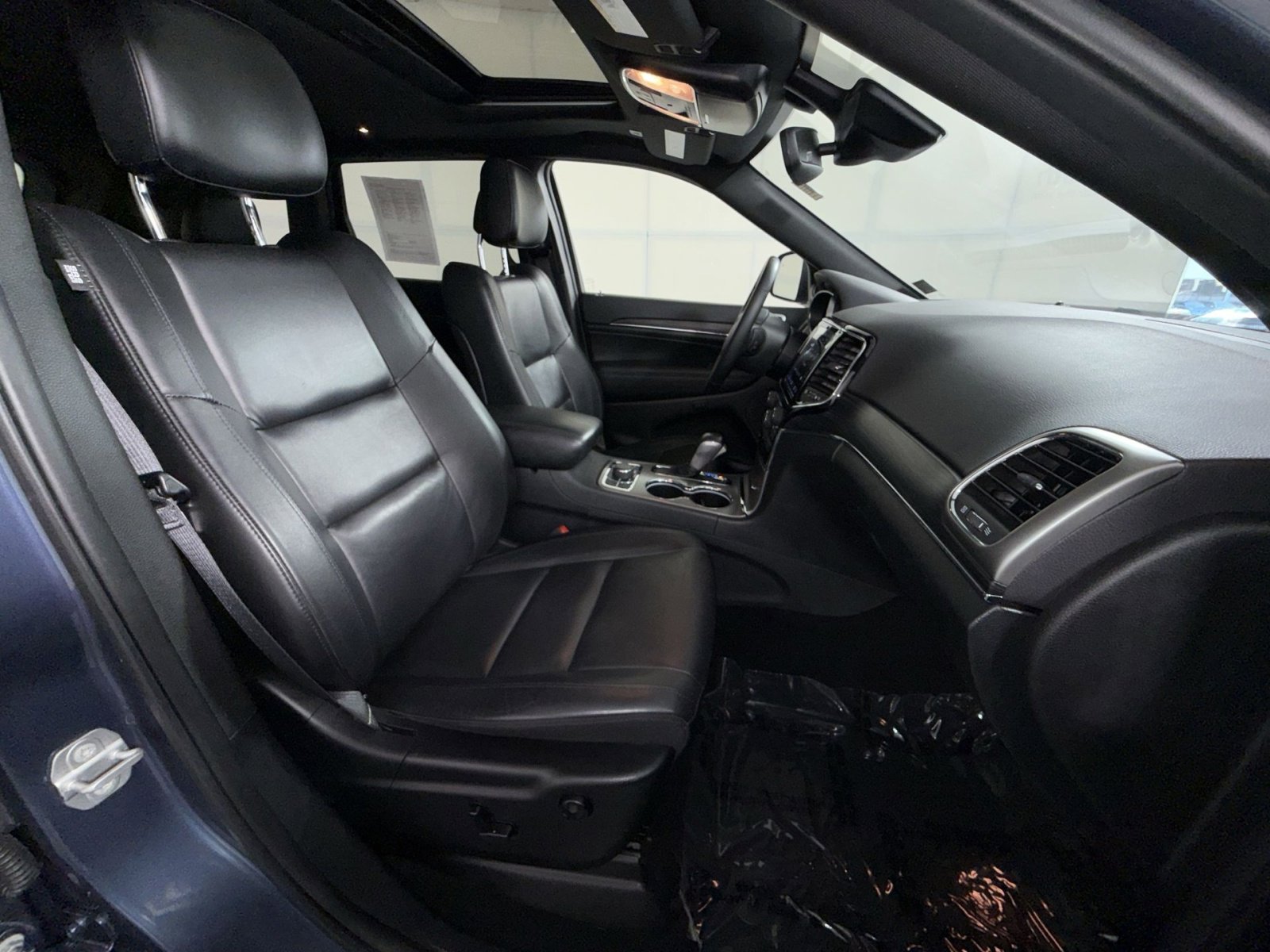 Used 2020 Jeep Grand Cherokee Limited w/ Trailer Tow Group IV image 27