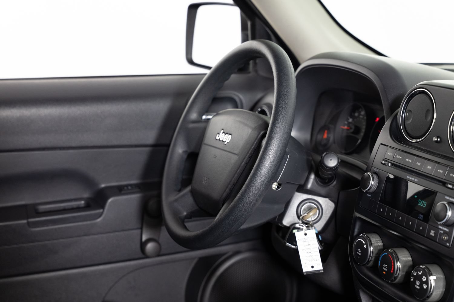 Used 2010 Jeep Patriot Sport w/ Tire & Wheel Group AWD/4WD image 24
