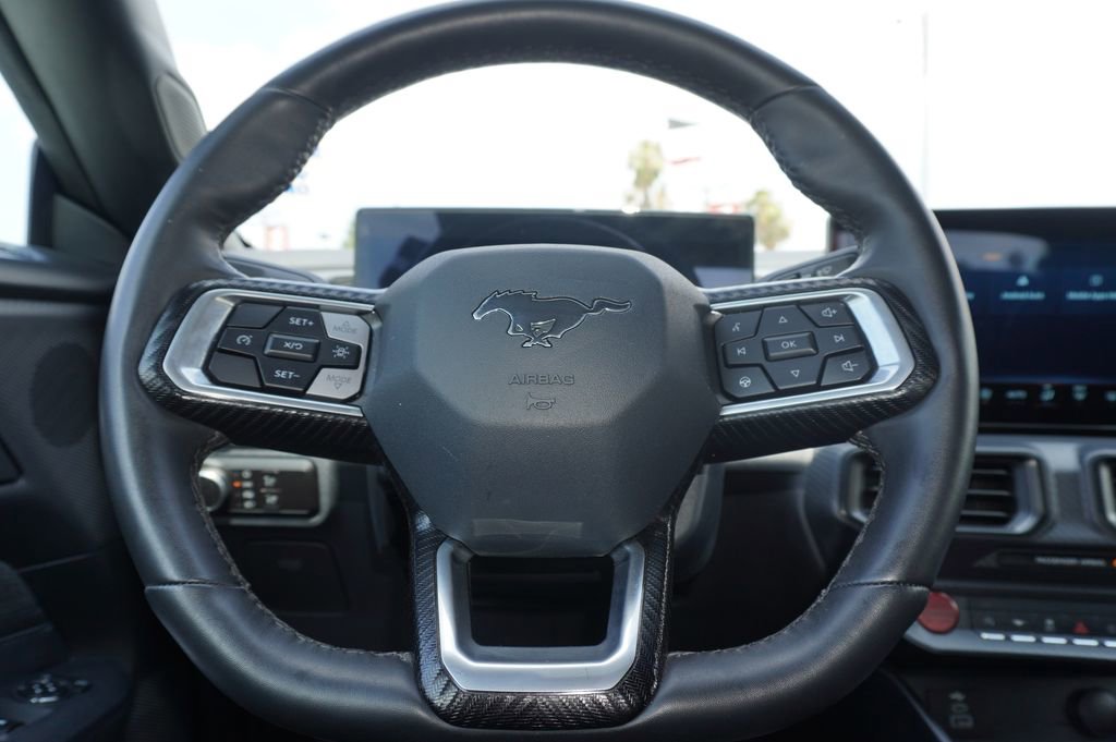 Used 2025 Ford Mustang Convertible RWD image 20