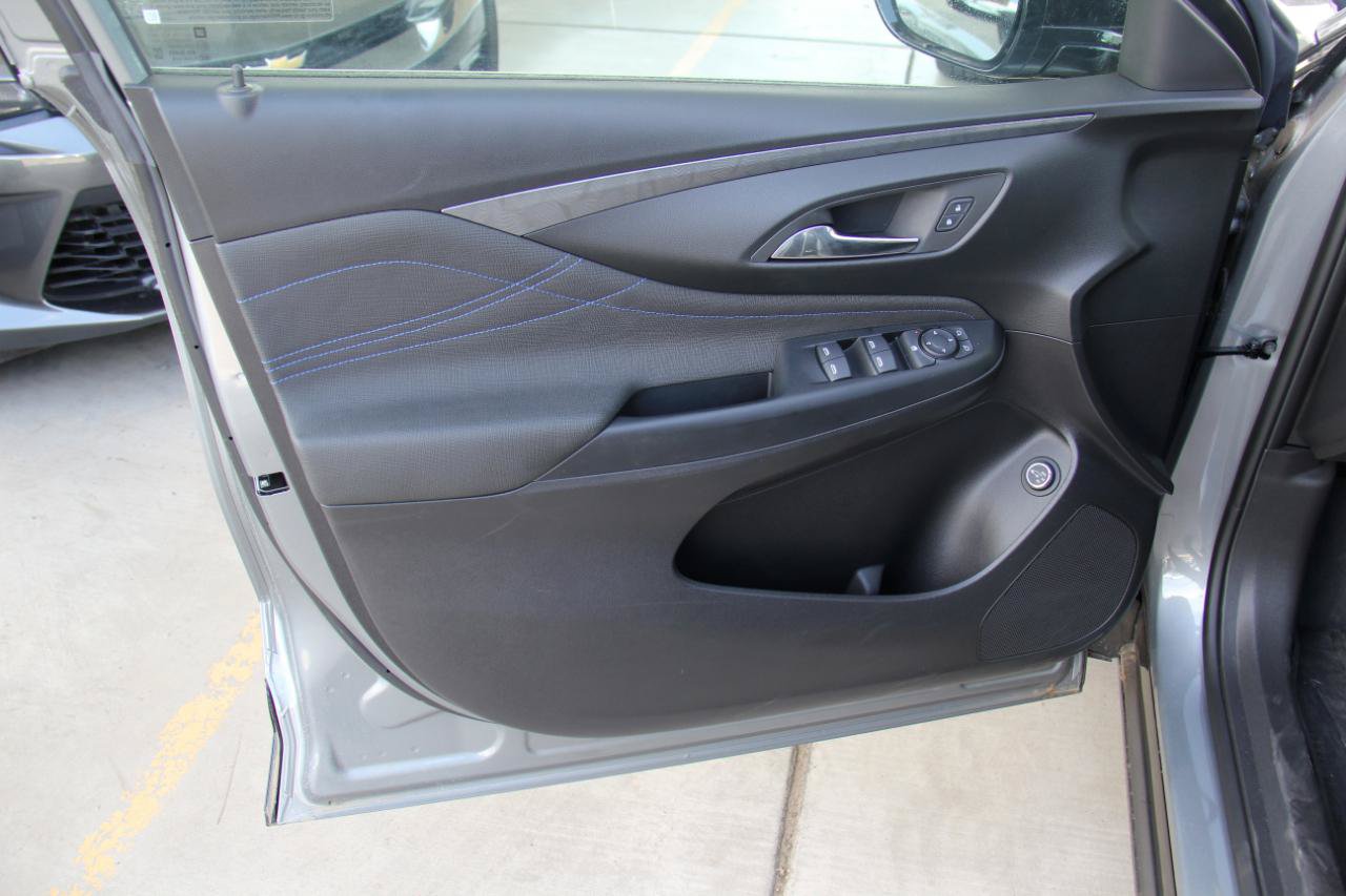 Used 2026 Buick Envista Sport Touring w/ Convenience I Package FWD image 19